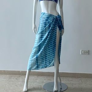 BLUE & WHITE COVERUP.